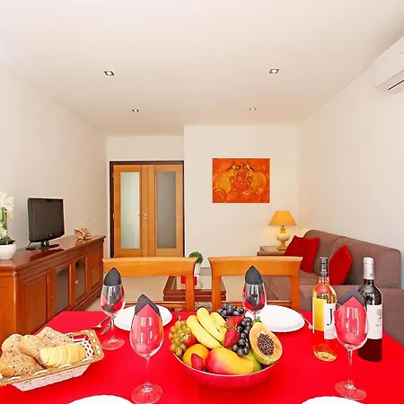 Apartment In Albufeira Near The Beach Apartment *